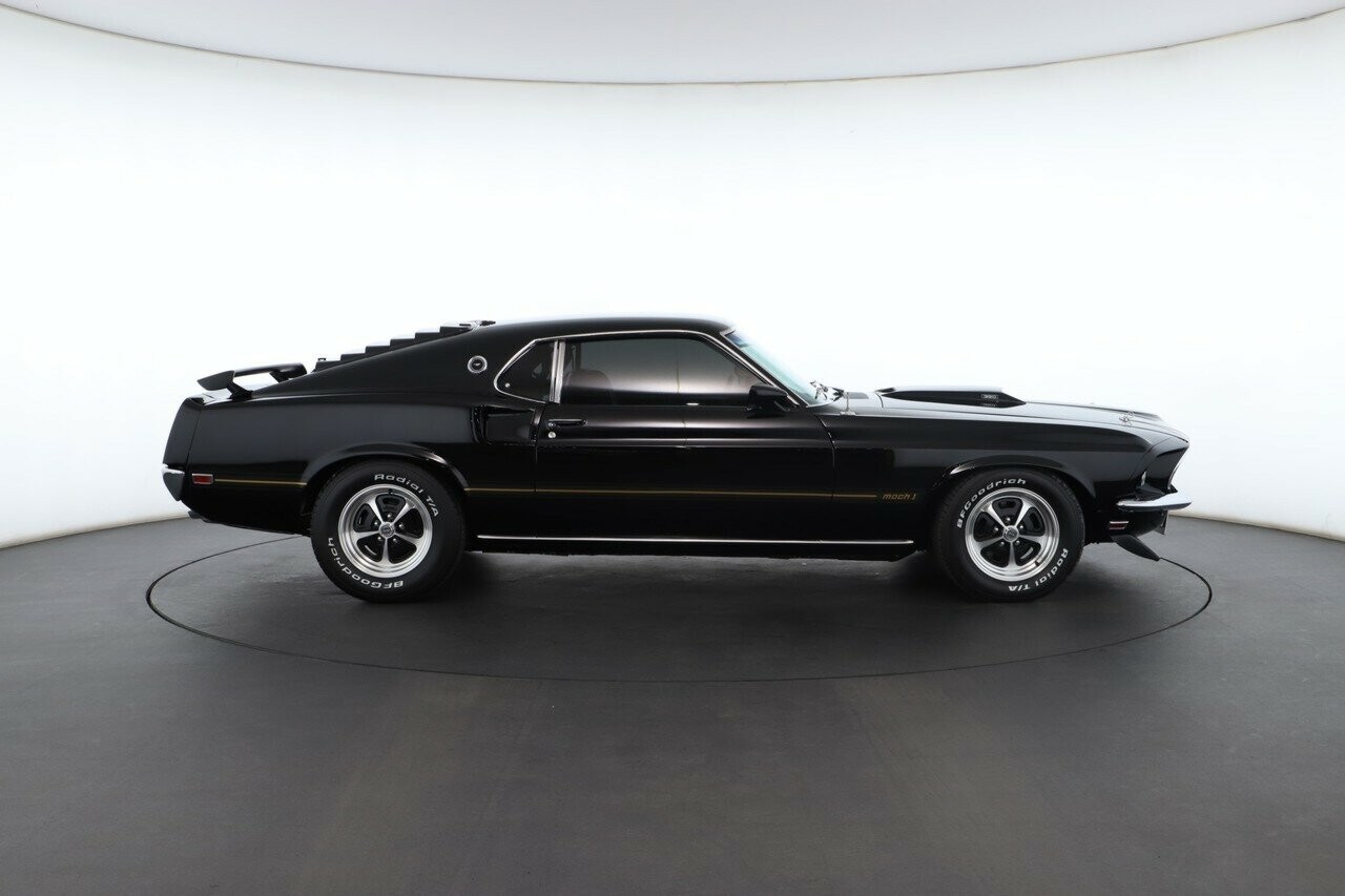Ford Mustang image 4