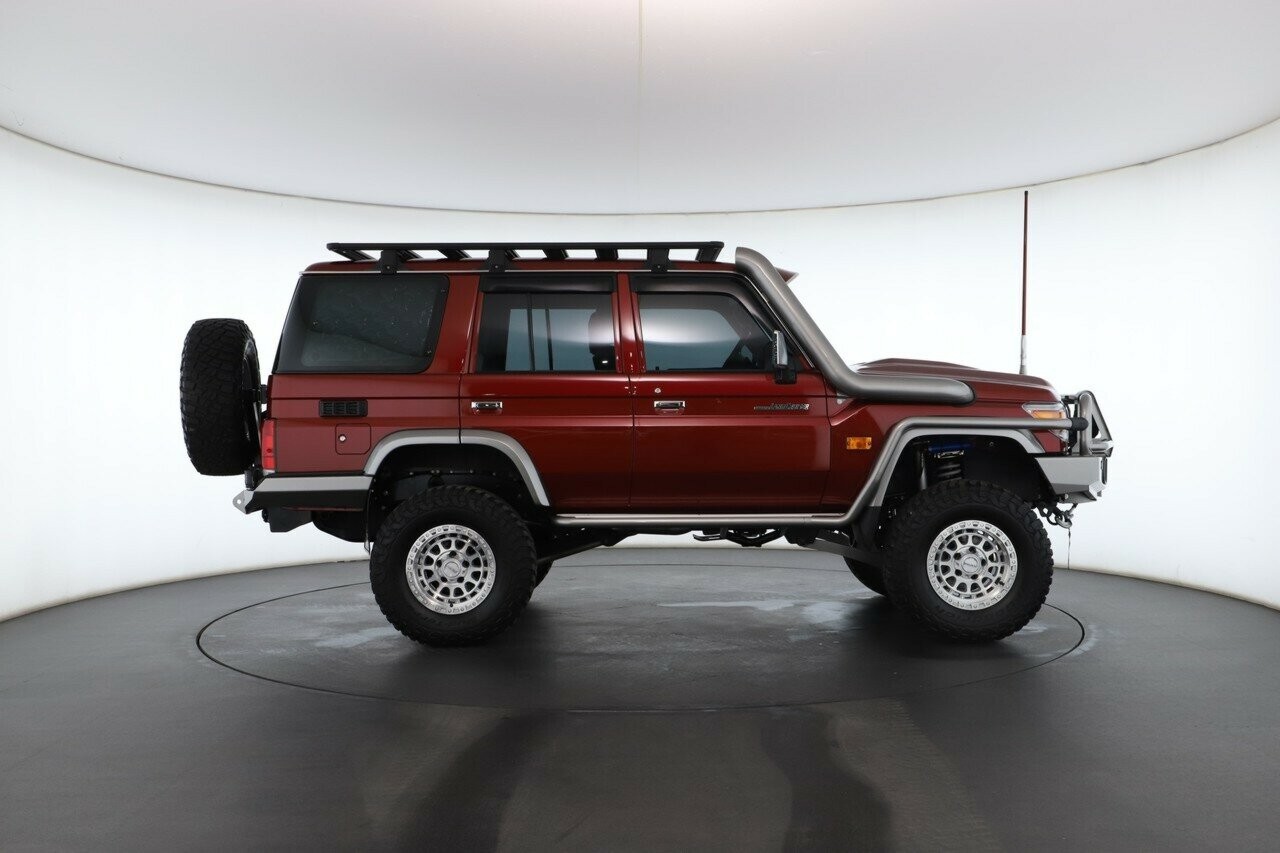 Toyota Landcruiser image 2