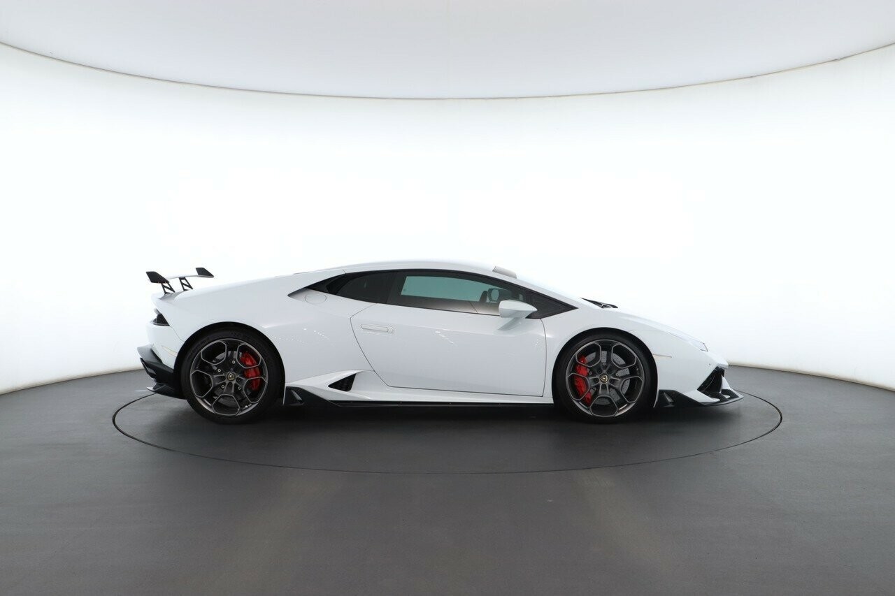 Lamborghini Huracan image 3