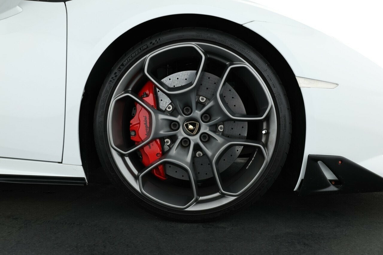 Lamborghini Huracan image 4