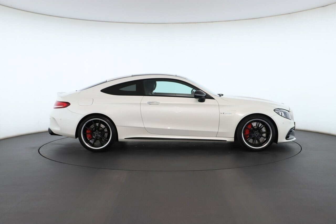 Mercedes Benz C-class image 3