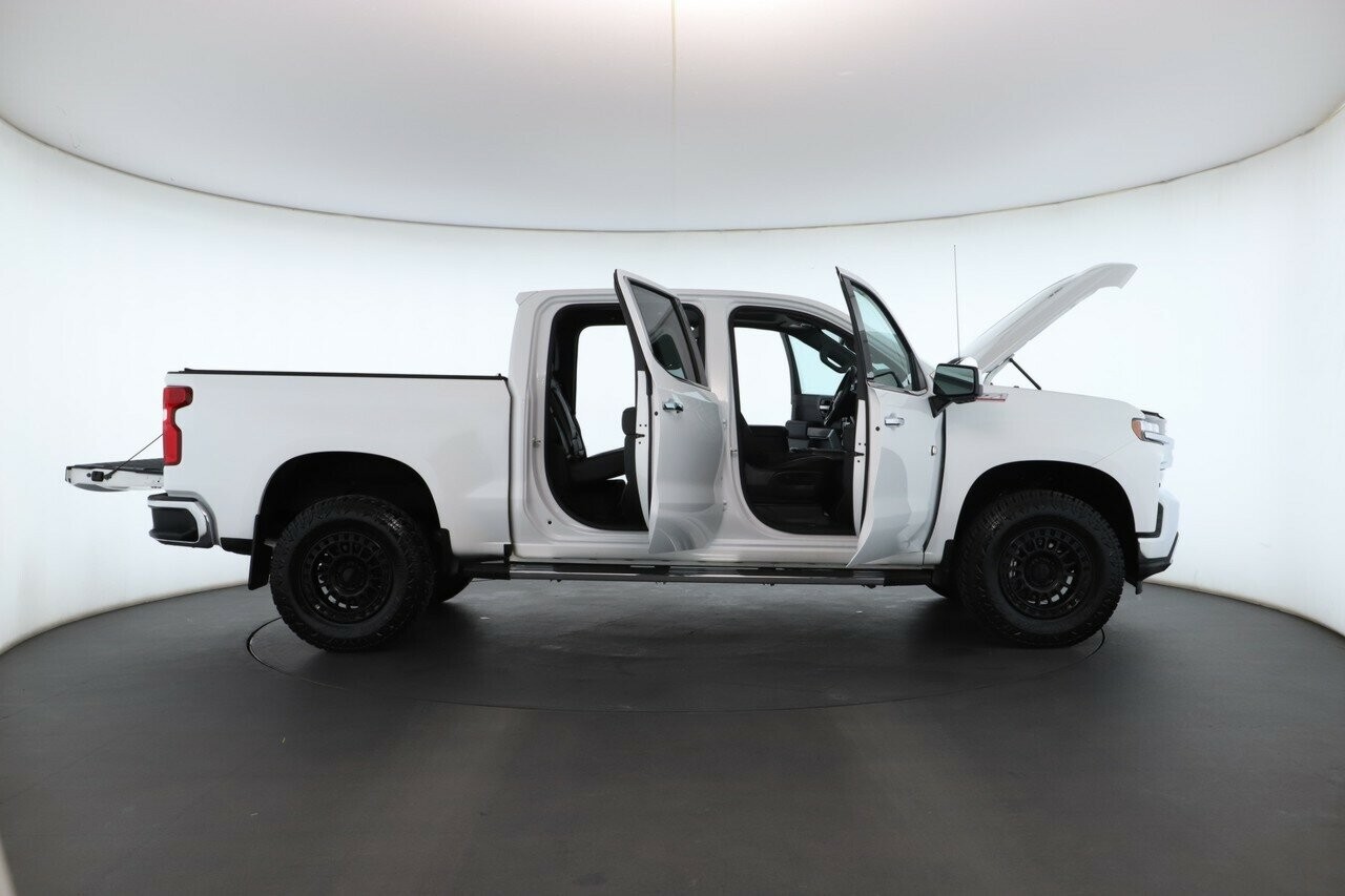 Chevrolet Silverado image 3