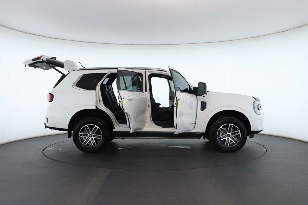 Ford Everest image 2