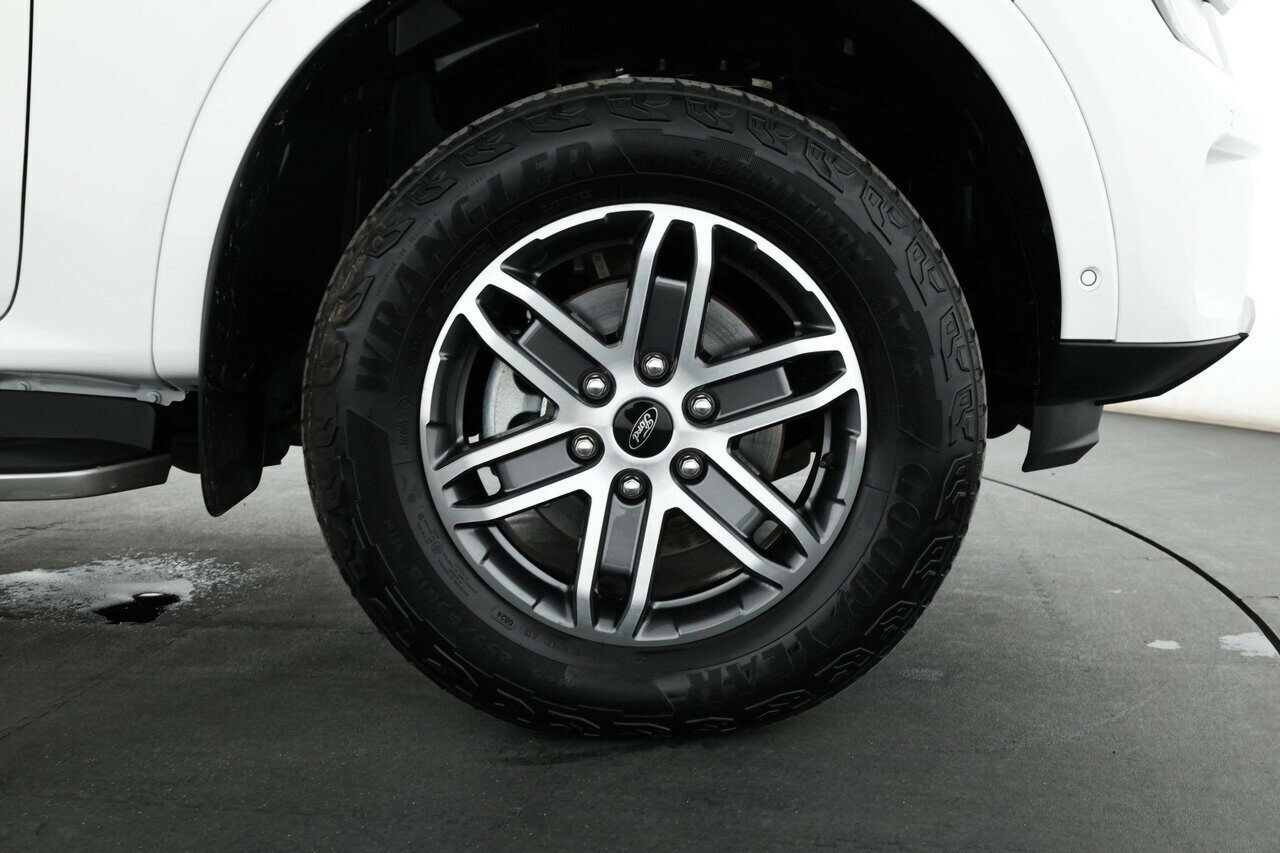 Ford Everest image 4