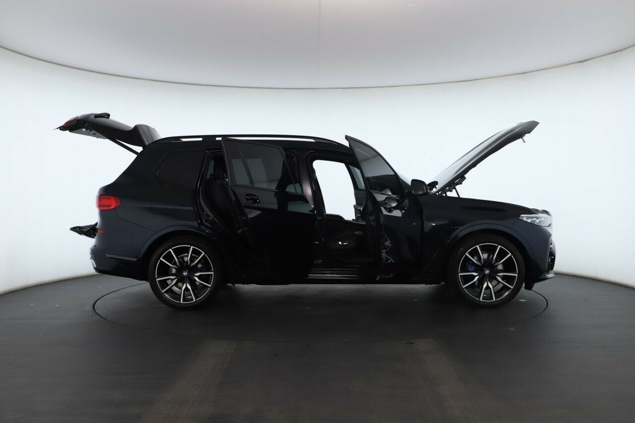 BMW X7 image 2