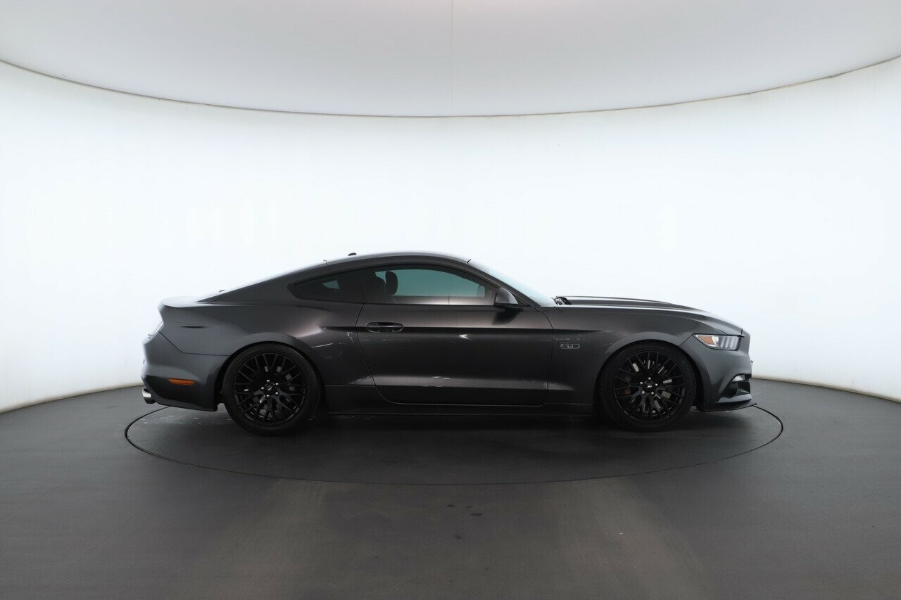 Ford Mustang image 3