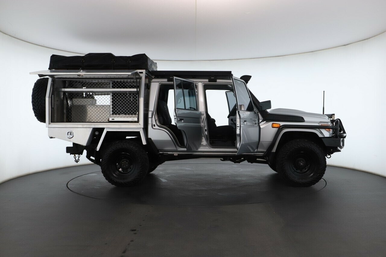 Toyota Landcruiser image 2
