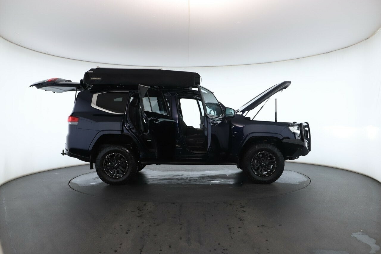 Toyota Landcruiser image 3