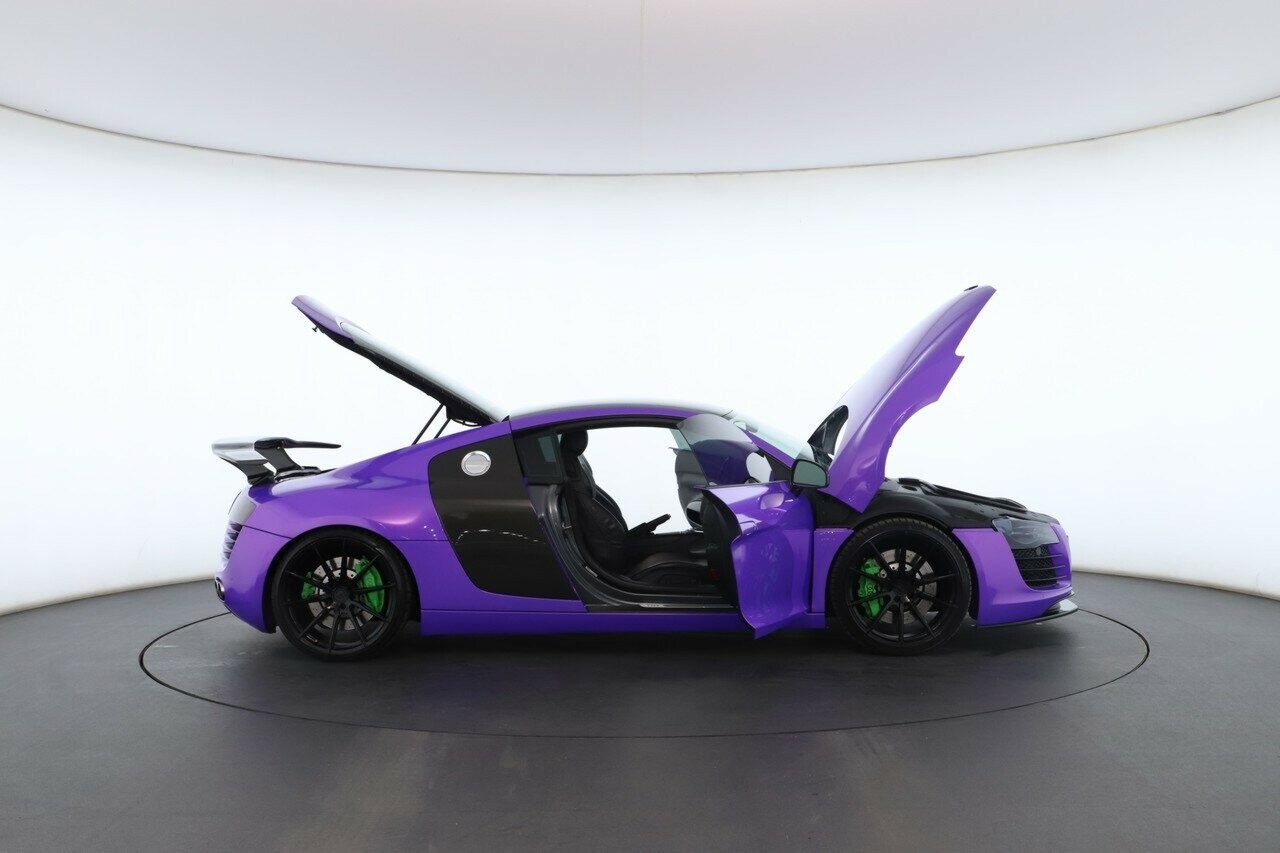 Audi R8 image 2