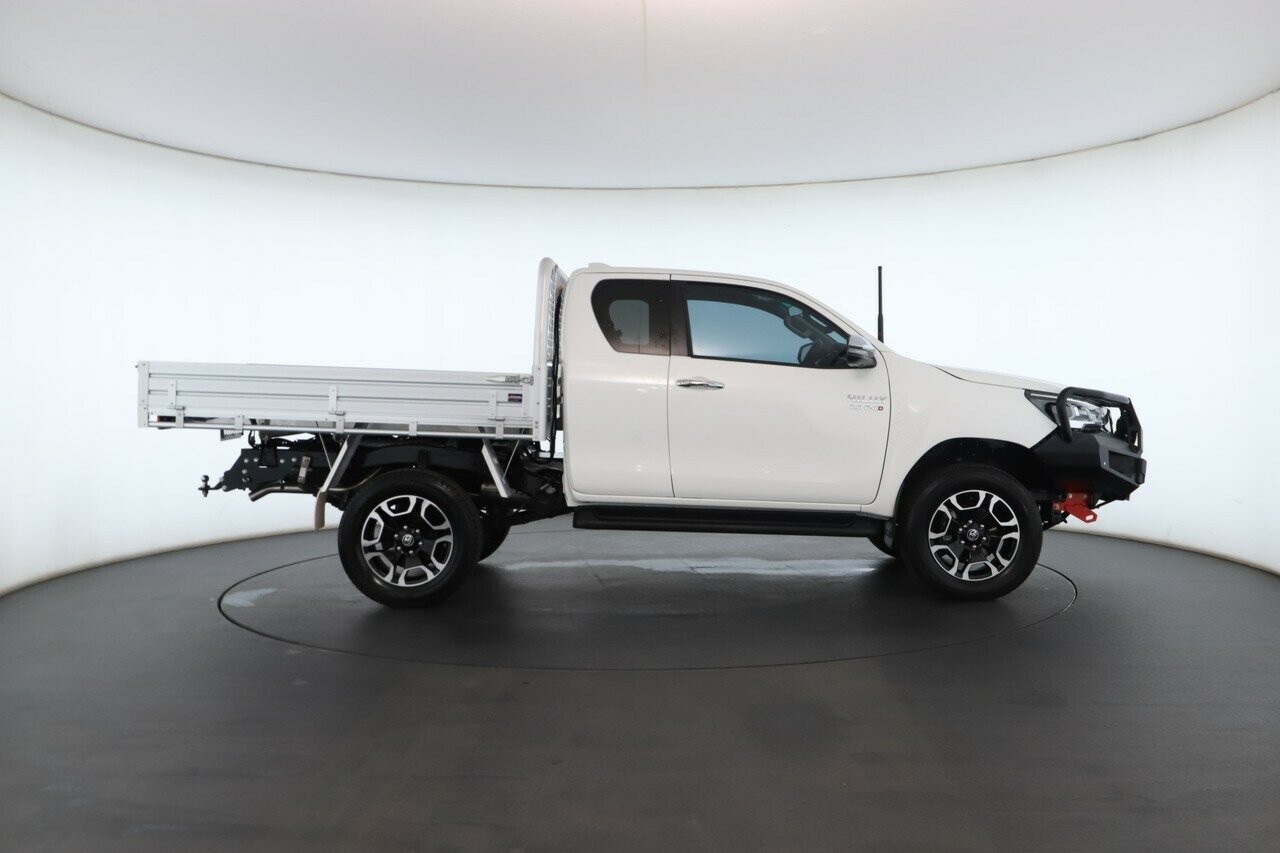 Toyota Hilux image 3