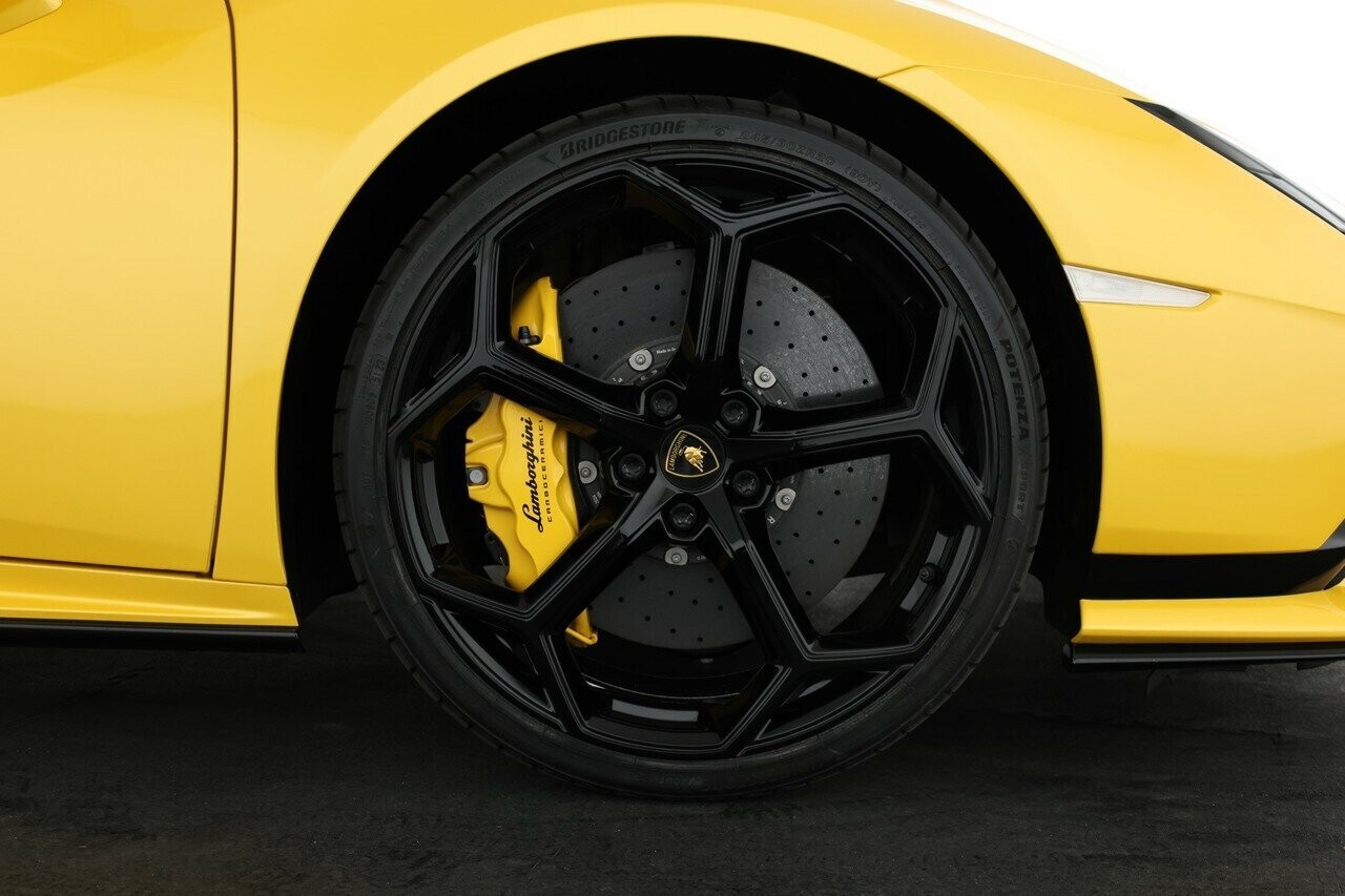 Lamborghini Huracan image 4