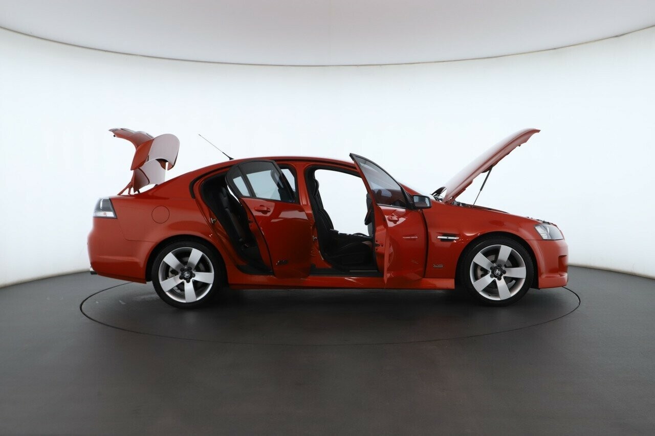 Holden Commodore image 2