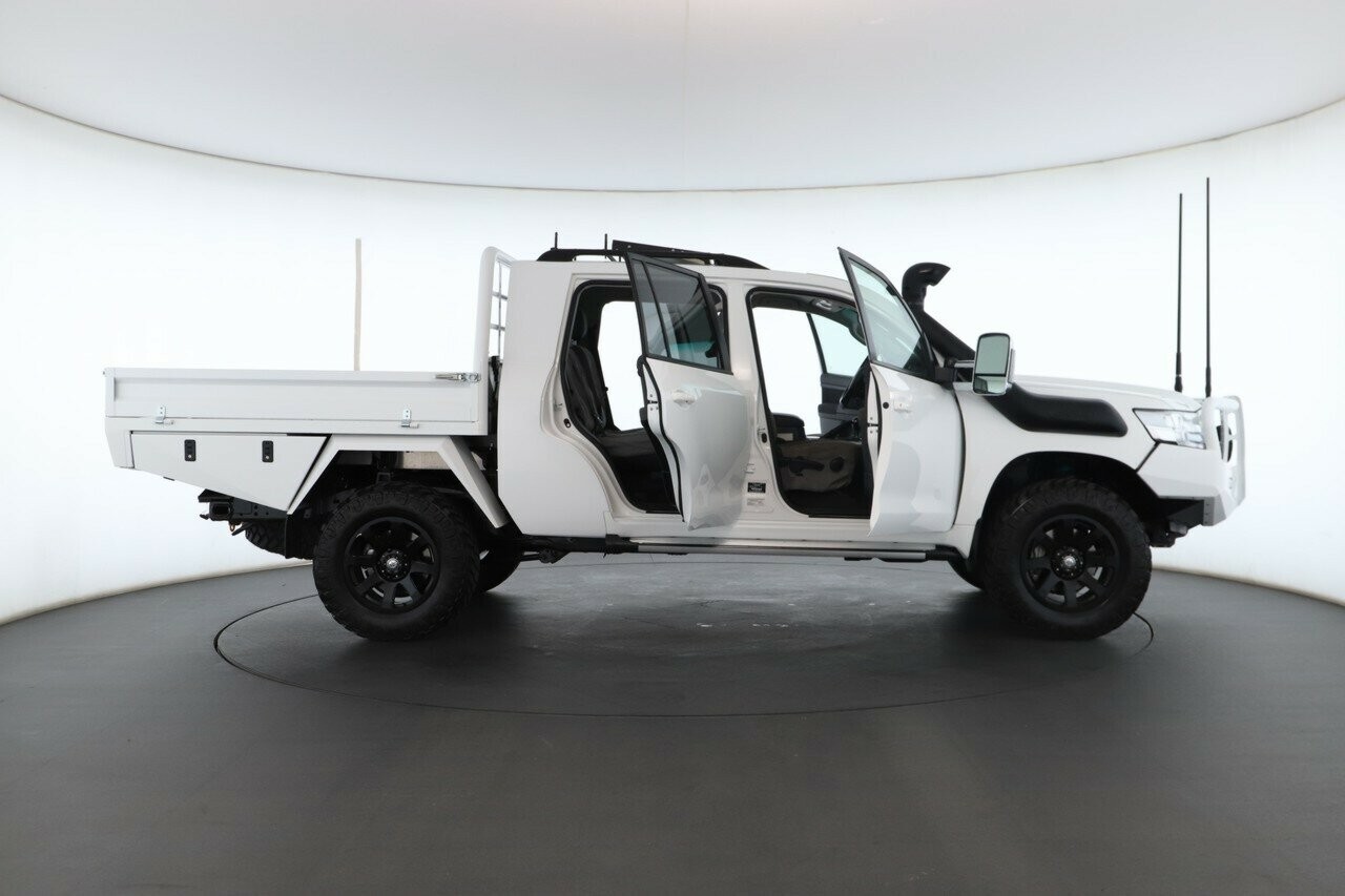 Toyota Landcruiser image 2