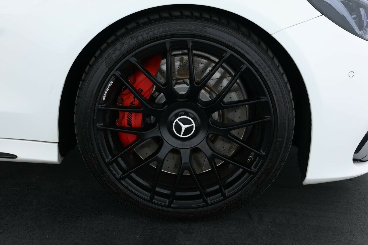 Mercedes Benz C-class image 4