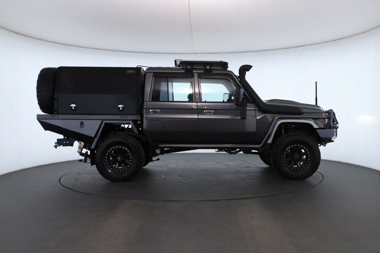 Toyota Landcruiser image 2