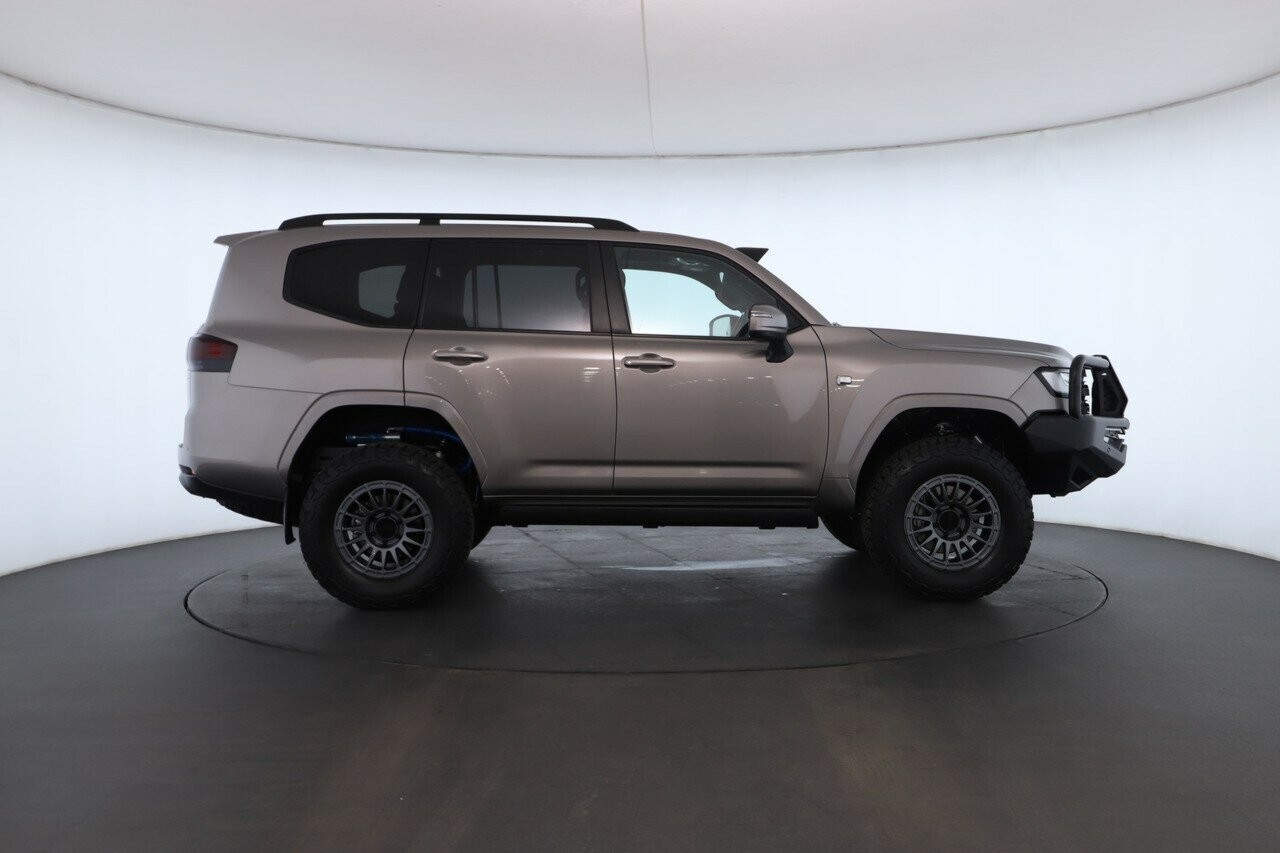 Toyota Landcruiser image 3