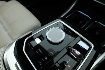 https://vehicle-cdn.autoleague.cloud/31026_61037851_29.jpg