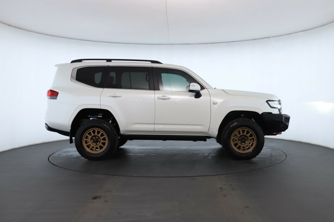 Toyota Landcruiser image 3