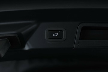 https://vehicle-cdn.autoleague.cloud/31026_61038203_35.jpg