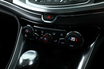 https://vehicle-cdn.autoleague.cloud/31026_61038549_26.jpg