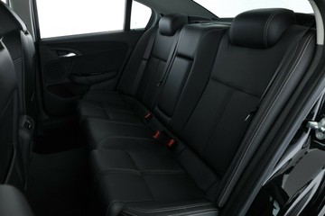 https://vehicle-cdn.autoleague.cloud/31026_61038549_32.jpg