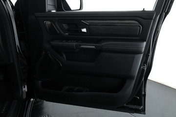 https://vehicle-cdn.autoleague.cloud/31026_61038697_19.jpg