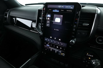 https://vehicle-cdn.autoleague.cloud/31026_61038697_24.jpg