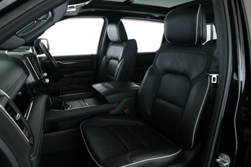 https://vehicle-cdn.autoleague.cloud/31026_61038697_33.jpg