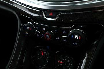 https://vehicle-cdn.autoleague.cloud/31026_61039140_27.jpg