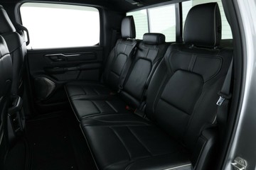 https://vehicle-cdn.autoleague.cloud/31026_61039164_34.jpg