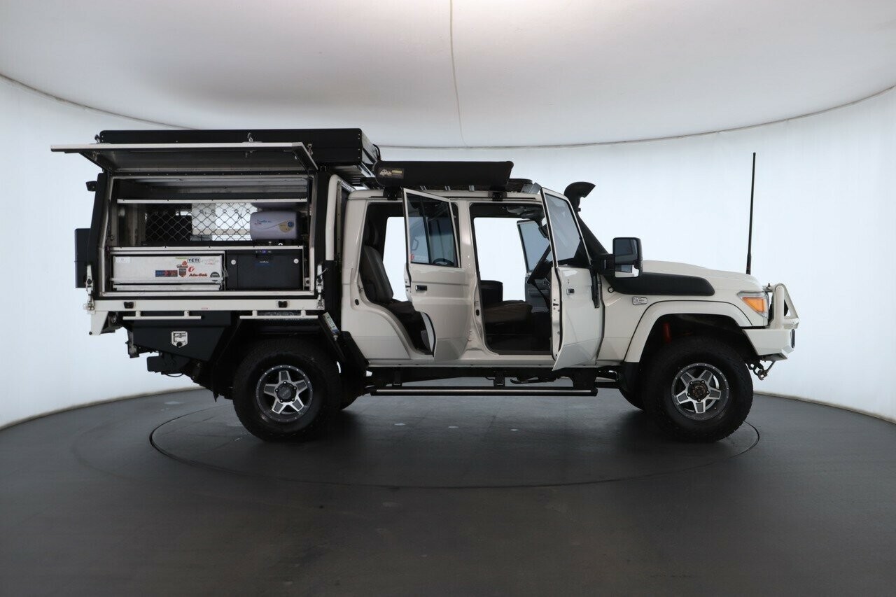 Toyota Landcruiser image 2