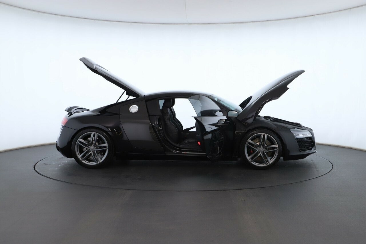Audi R8 image 2