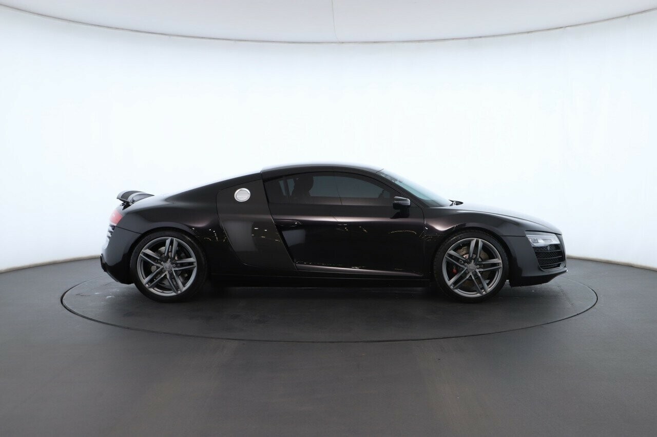 Audi R8 image 3