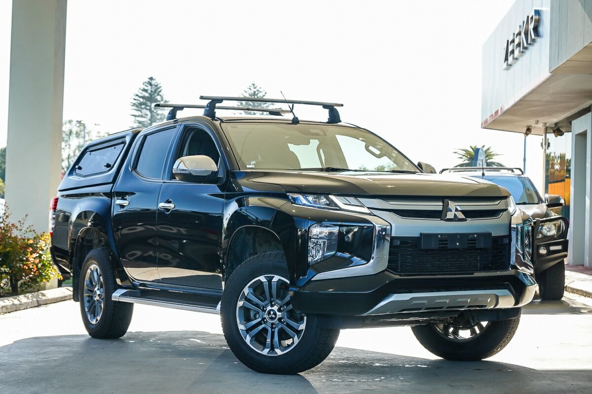 Mitsubishi Triton image 1