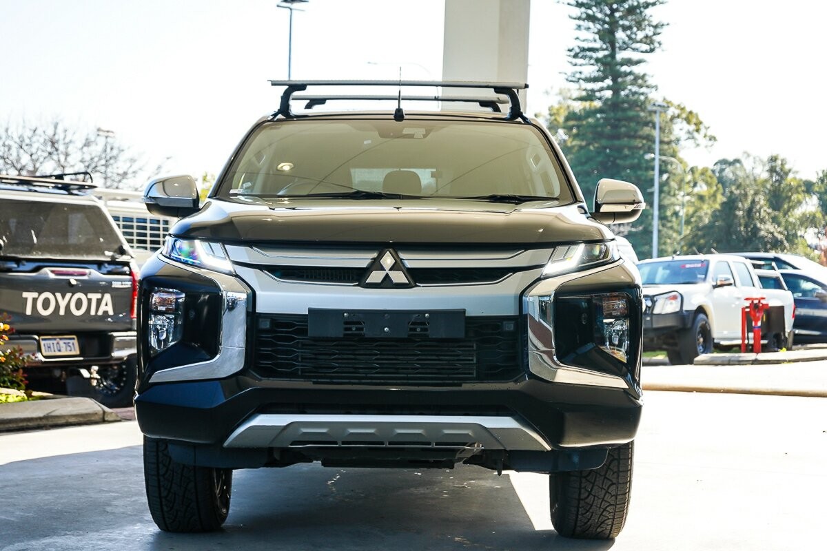 Mitsubishi Triton image 3