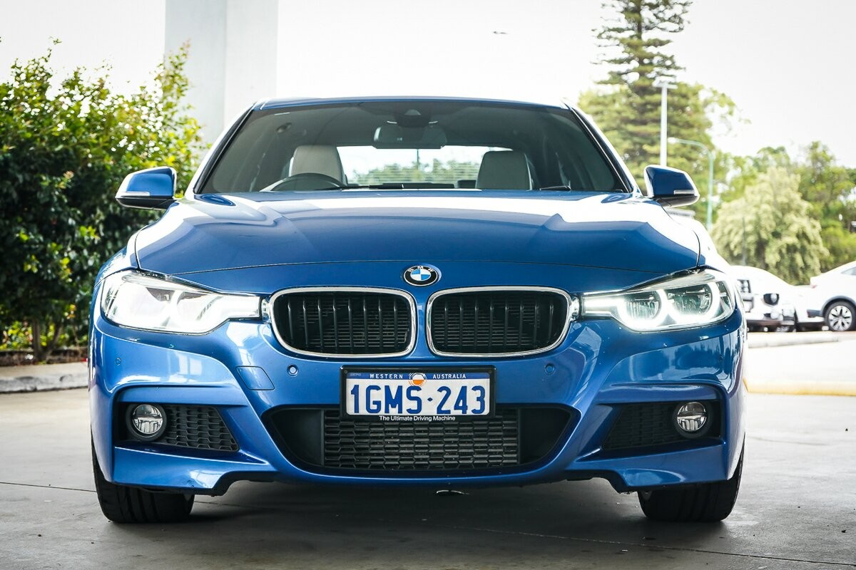 BMW 3 Series image 3