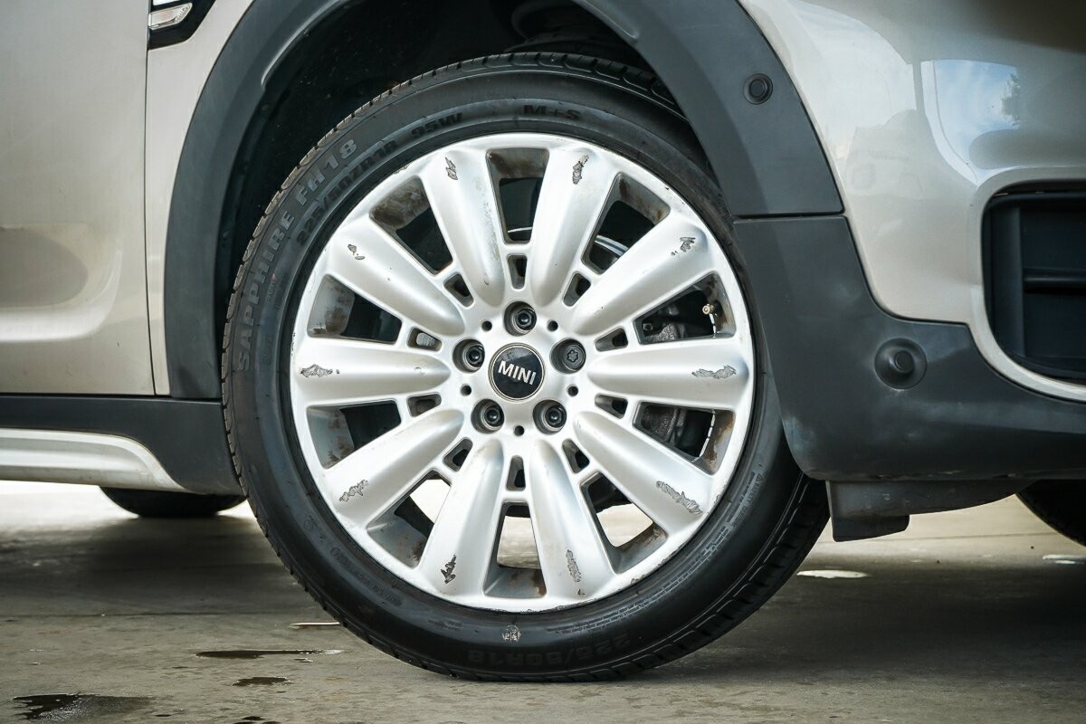 Mini Countryman image 2