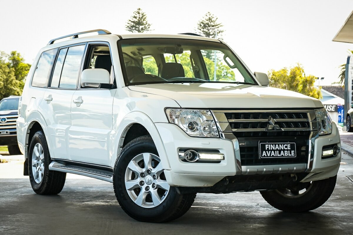 Mitsubishi Pajero image 1