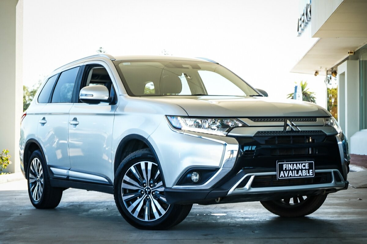 Mitsubishi Outlander image 1