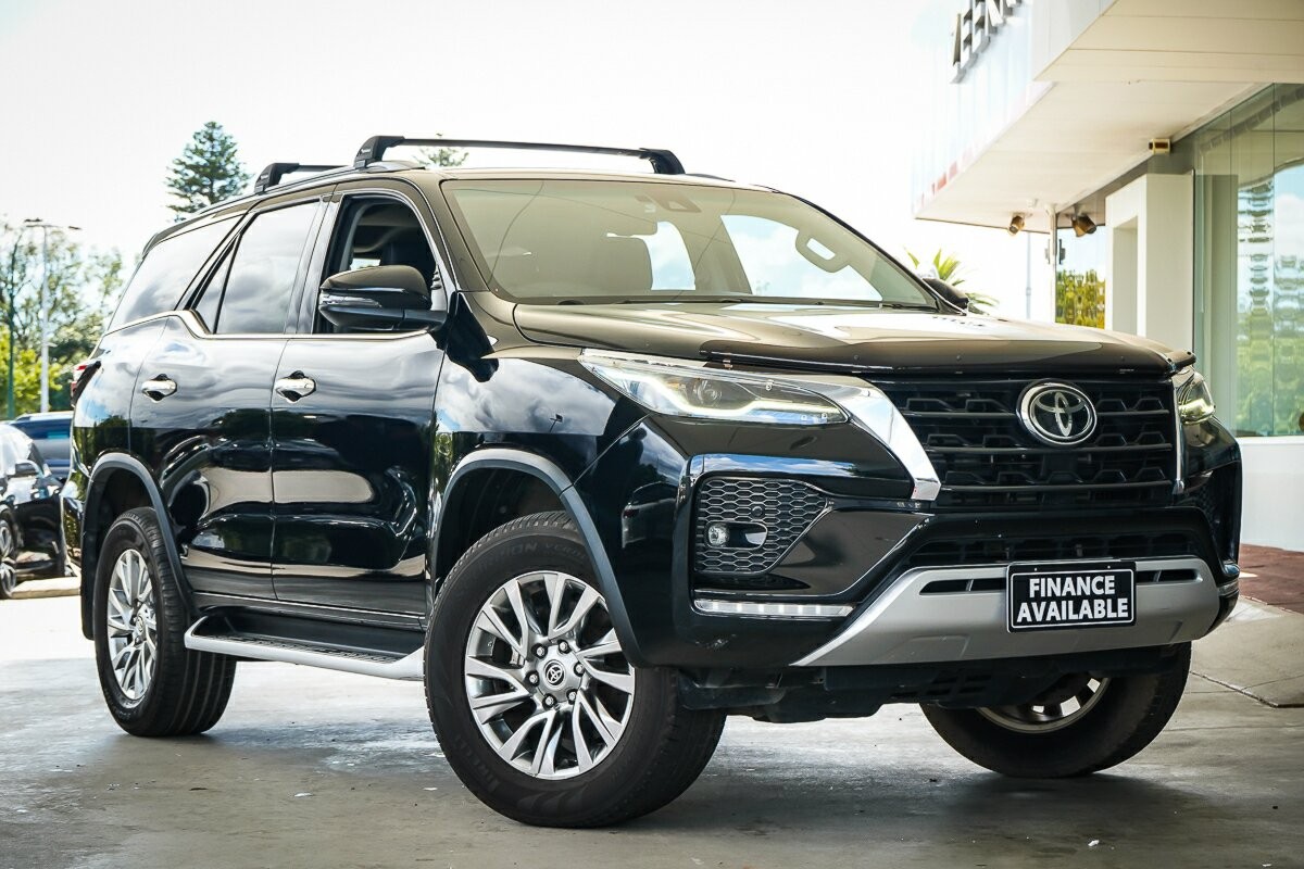 Toyota Fortuner image 1