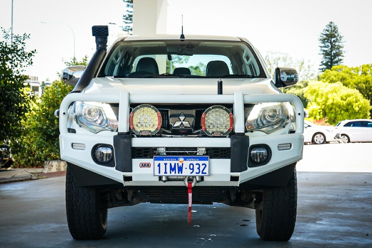 Mitsubishi Triton image 3