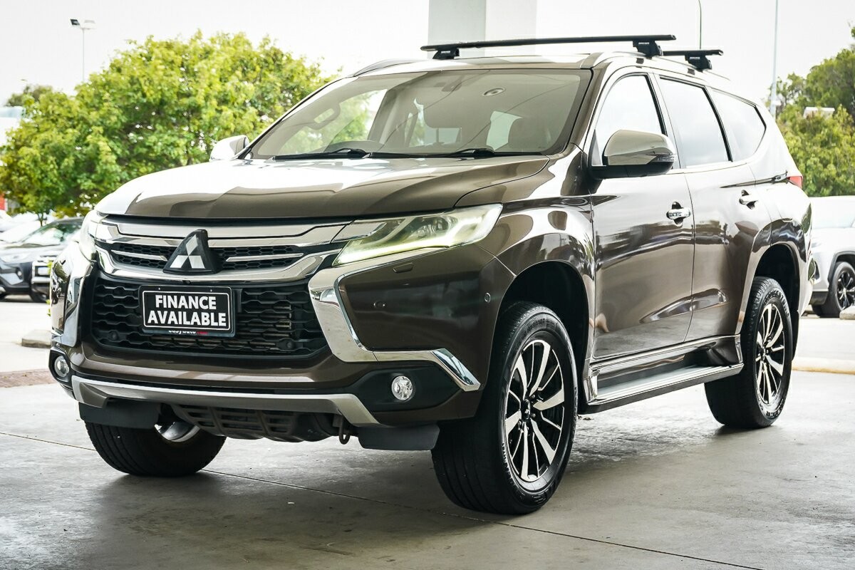 Mitsubishi Pajero Sport image 4