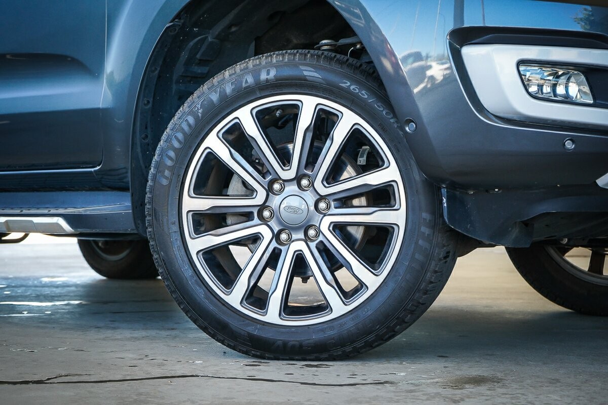 Ford Everest image 2