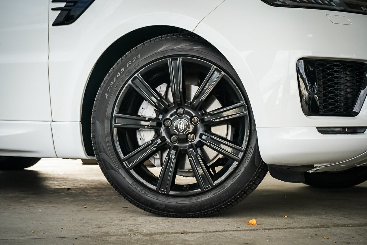 Land Rover Range Rover Sport image 2
