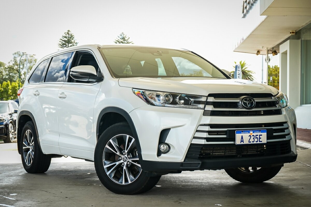Toyota Kluger image 1