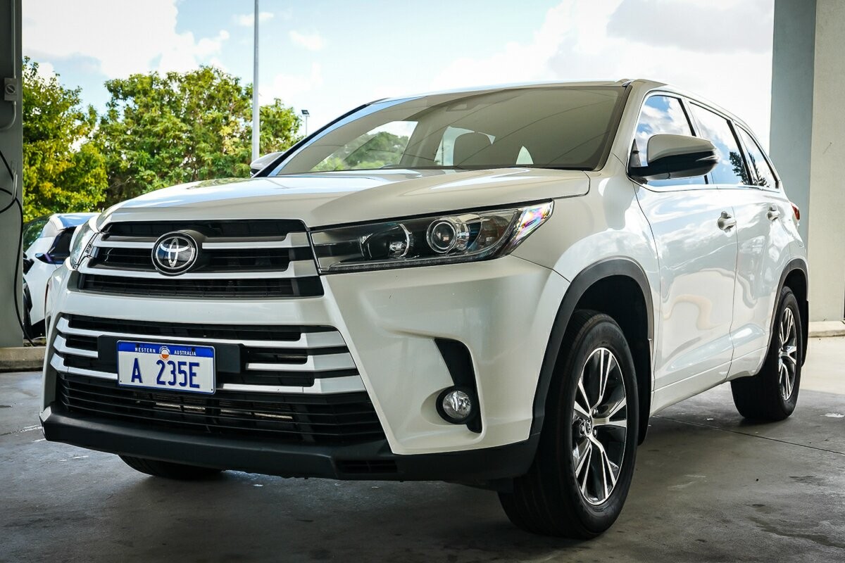 Toyota Kluger image 4