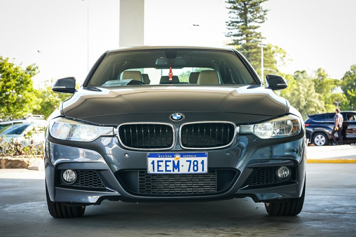 BMW 3 Series image 3