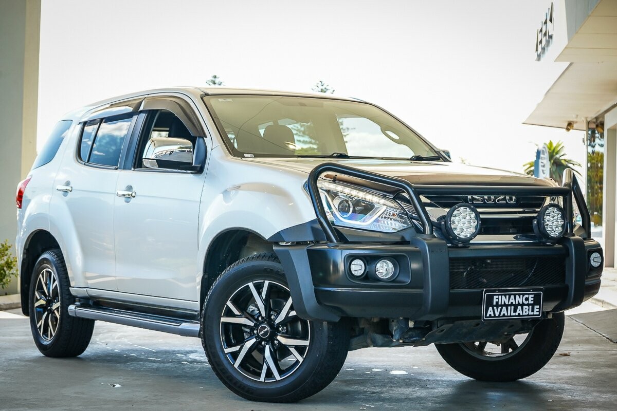 Isuzu Mu-x image 1
