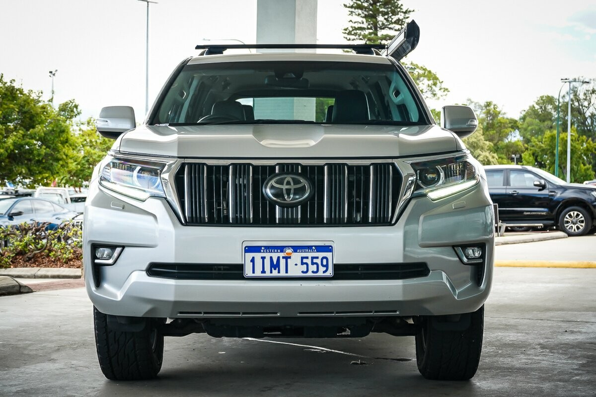 Toyota Landcruiser Prado image 3