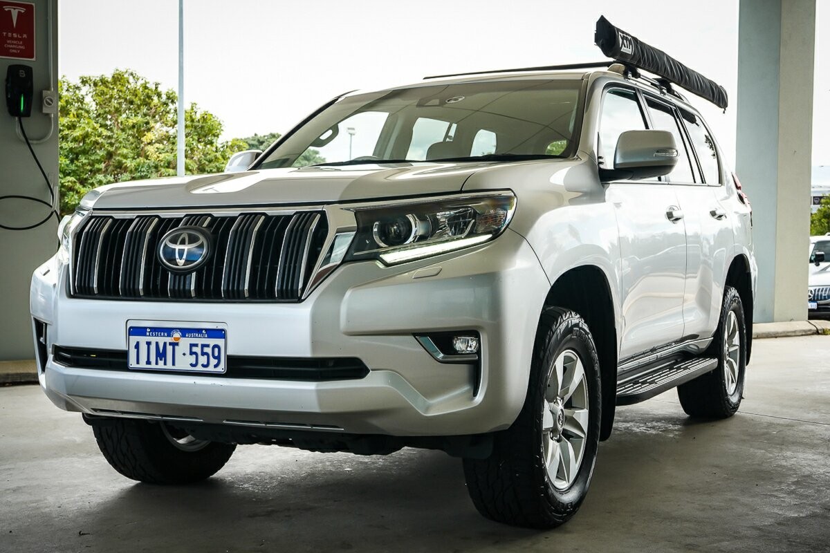 Toyota Landcruiser Prado image 4